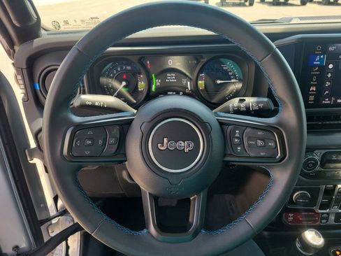 Used 2024 Jeep Wrangler Unlimited Rubicon 4xe AWD/4WD image 18