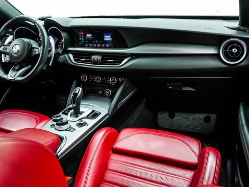 Used 2023 Alfa Romeo Stelvio Veloce image 21