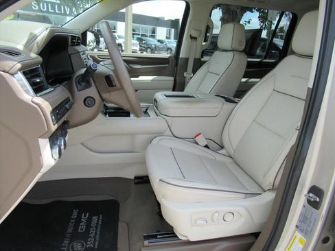 Used 2021 GMC Yukon XL Denali w/ Denali Premium Package RWD image 19