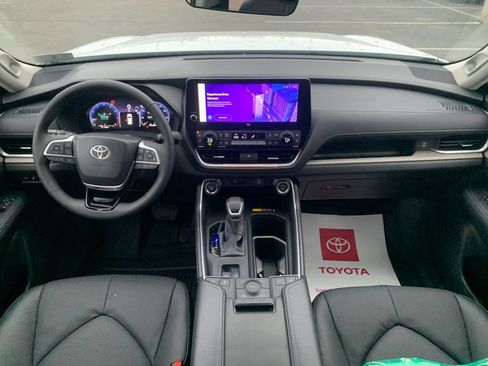 New 2026 Toyota Grand Highlander Limited image 15