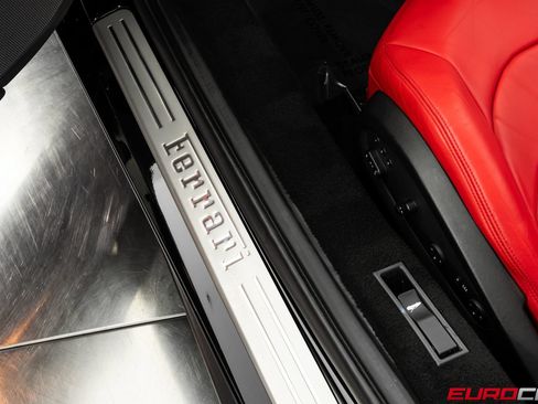 Used 2018 Ferrari 488 Spider RWD image 46
