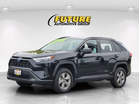 Used 2024 Toyota RAV4 LE AWD/4WD image 5