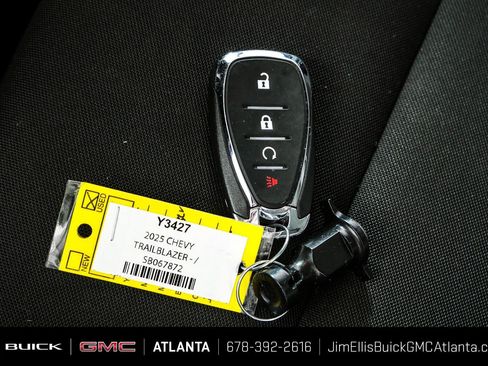 Used 2025 Chevrolet TrailBlazer LT AWD/4WD image 34
