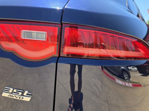 Used 2017 Jaguar F-PACE Premium AWD/4WD image 9