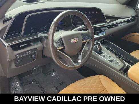 Used 2022 Cadillac Escalade ESV Premium Luxury AWD/4WD image 16