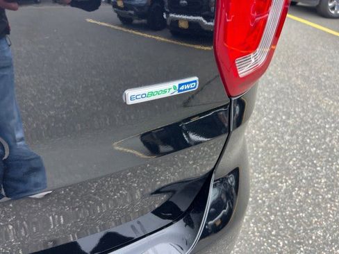 Used 2017 Ford Explorer Platinum image 26