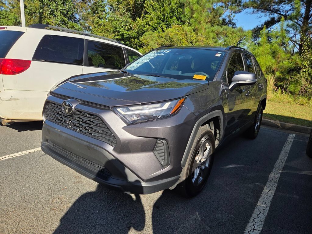 Used 2024 Toyota RAV4 XLE FWD image 3
