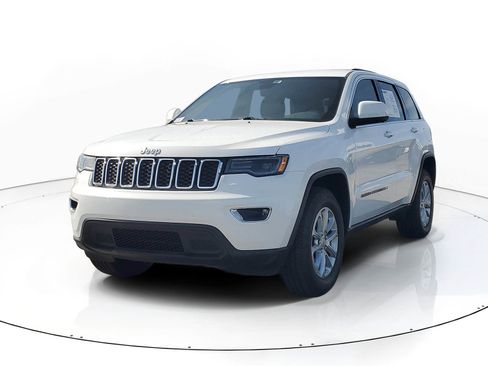 Used 2022 Jeep Grand Cherokee Laredo X image 3