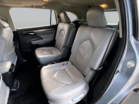 Used 2020 Toyota Highlander Limited AWD/4WD image 21