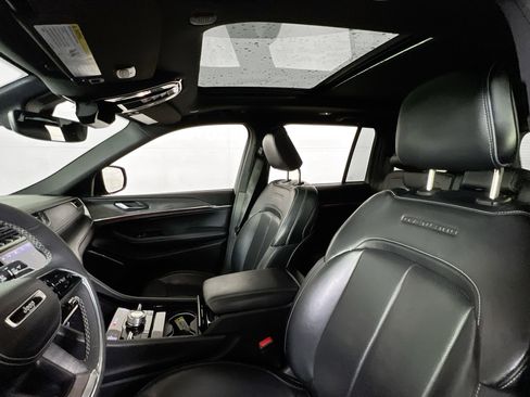 Used 2023 Jeep Grand Cherokee Overland image 22