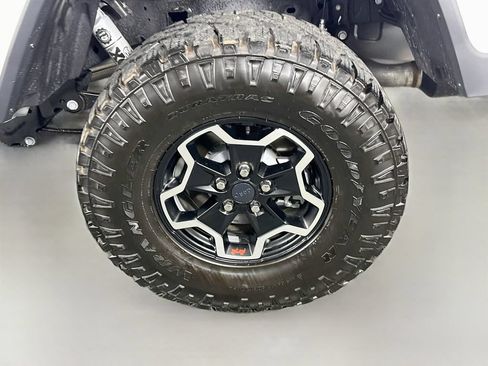 Used 2020 Jeep Gladiator Rubicon w/ LED Lighting Group AWD/4WD image 31