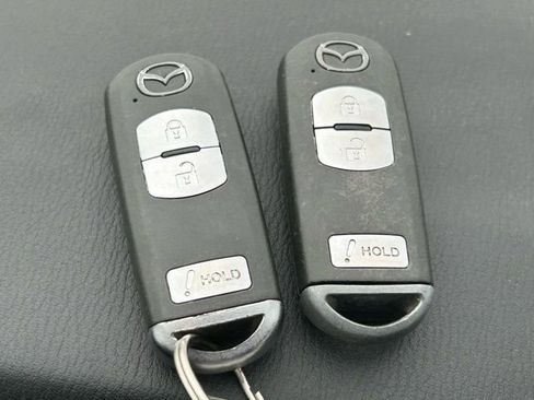 Used 2017 MAZDA CX-5 Touring image 16