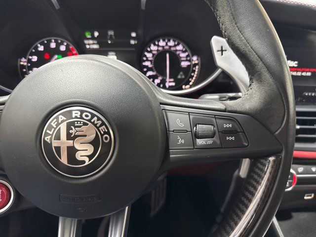 Used 2018 Alfa Romeo Giulia Quadrifoglio w/ Driver Assist Dynamic Package RWD image 70