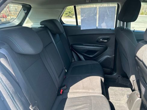 Used 2015 Chevrolet Trax LS image 19