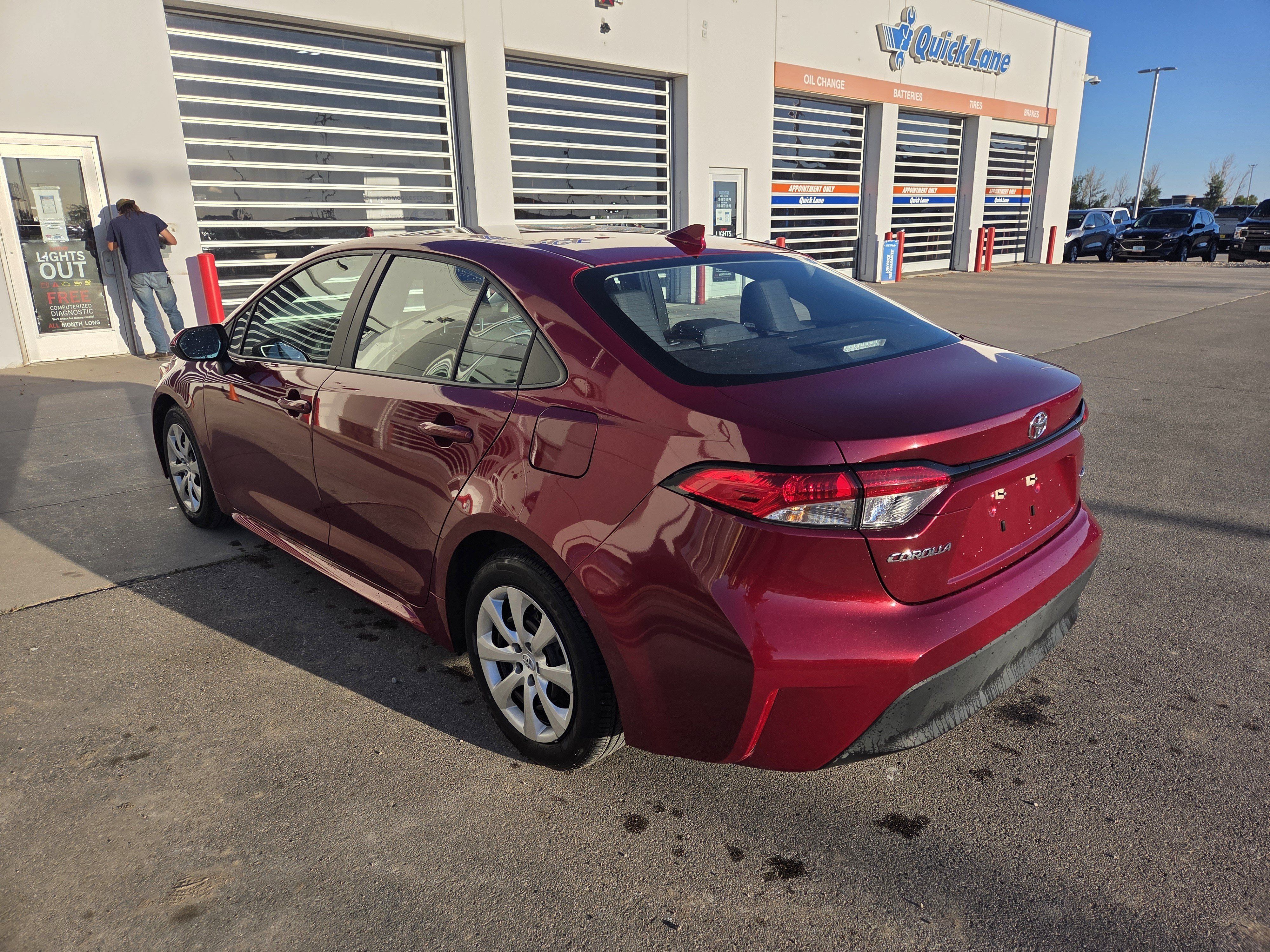 Used 2025 Toyota Corolla LE FWD image 4