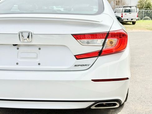 Used 2019 Honda Accord Sport image 9