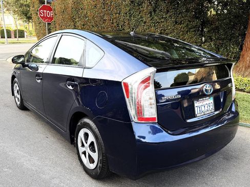 Used 2012 Toyota Prius Two FWD image 4