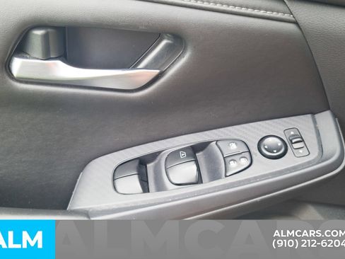 Used 2024 Nissan Sentra SV FWD image 16