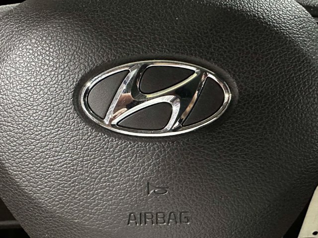 Used 2020 Hyundai Santa Fe SE AWD/4WD image 27