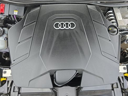 Used 2019 Audi Q8 Premium Plus AWD/4WD image 31