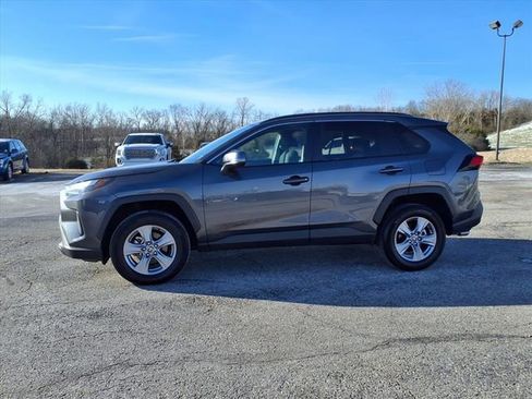 Used 2025 Toyota RAV4 XLE image 31