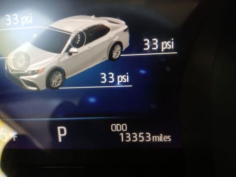 Used 2024 Toyota Camry SE image 20