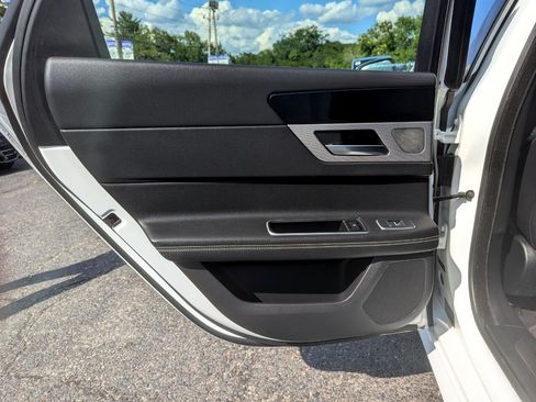 Used 2016 Jaguar XF R-Sport image 39