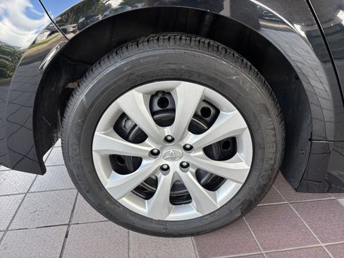 Used 2025 Toyota Corolla LE FWD image 23