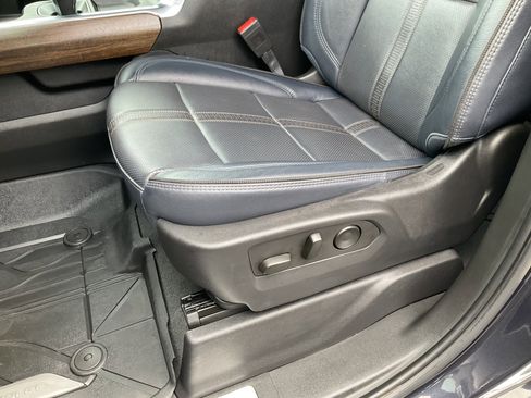 Used 2022 Chevrolet Silverado 1500 High Country w/ High Country Premium Package AWD/4WD image 30