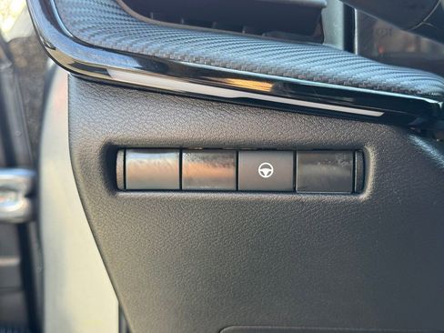 Used 2025 Nissan Kicks SR image 18