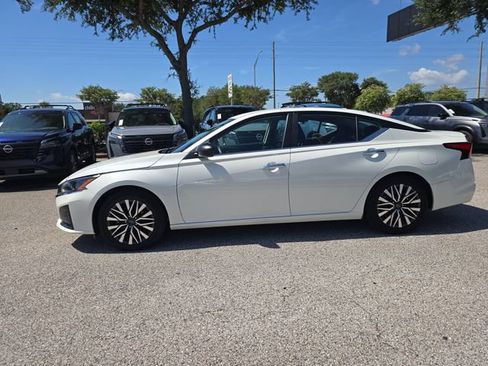 Certified 2024 Nissan Altima 2.5 SV FWD image 5