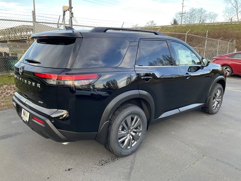 Used 2025 Nissan Pathfinder SV w/ Black Appearance Package image 3