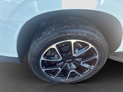 Certified 2023 Chevrolet Suburban RST image 19