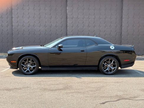 Used 2018 Dodge Challenger SXT Plus RWD image 5