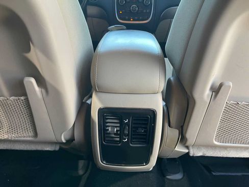 Used 2019 Dodge Durango SXT w/ 3rd Row Seating Group AWD/4WD image 26