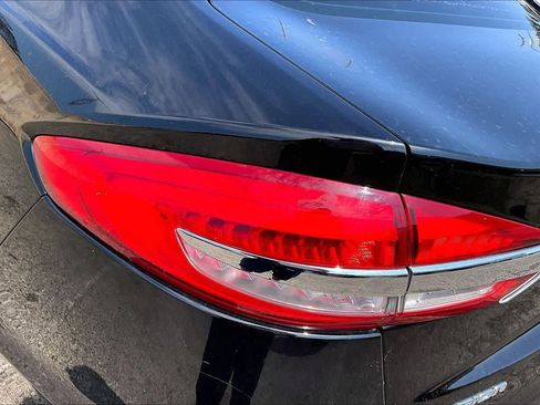 Used 2019 Ford Fusion SE FWD image 28