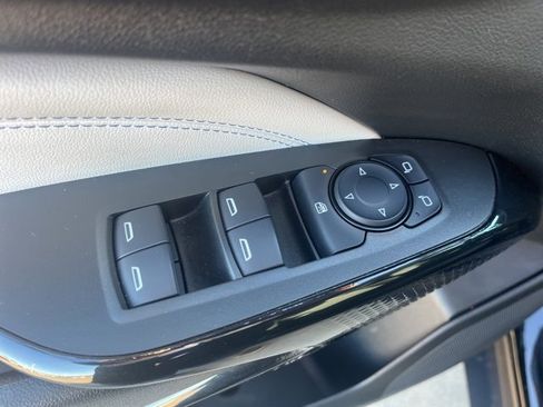 Used 2024 Chevrolet Trax LT image 11