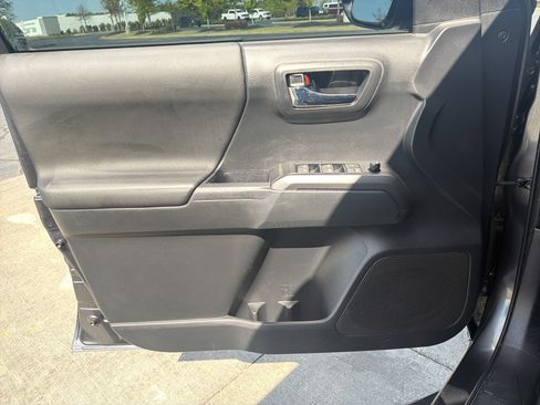 Used 2023 Toyota Tacoma TRD Off-Road w/ Technology Package image 22