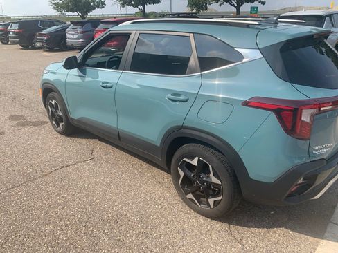 Certified 2025 Kia Seltos EX w/ EX Sunroof Package AWD/4WD image 5
