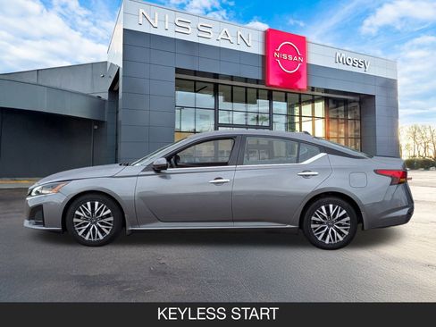 Certified 2023 Nissan Altima 2.5 SV image 6