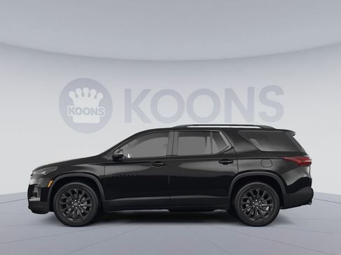 Used 2023 Chevrolet Traverse RS AWD/4WD image 2