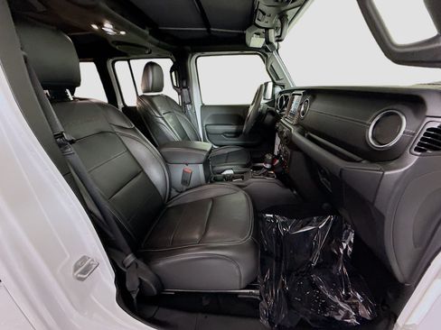 Used 2023 Jeep Wrangler Unlimited Sahara AWD/4WD image 29