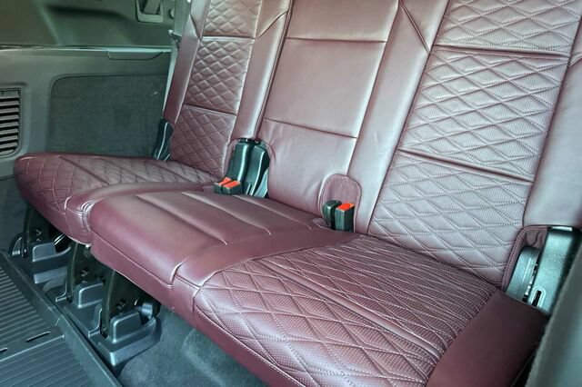 New 2026 Cadillac Escalade ESV Sport w/ LPO, ONYX Package AWD/4WD image 16
