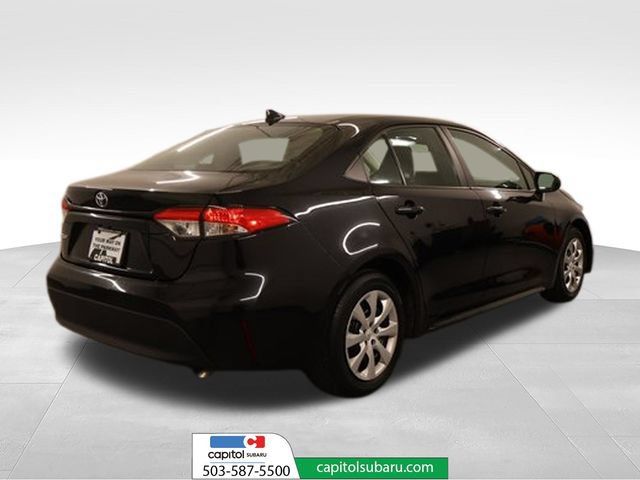 Used 2024 Toyota Corolla LE FWD image 2