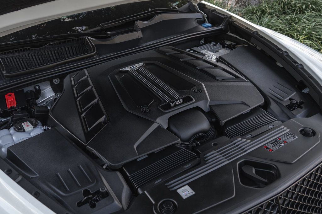 Used 2022 Bentley Bentayga AWD/4WD image 36