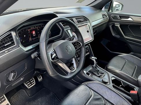 Used 2022 Volkswagen Tiguan SEL R-Line AWD/4WD image 18
