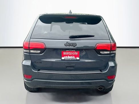 Used 2018 Jeep Grand Cherokee Altitude AWD/4WD image 7