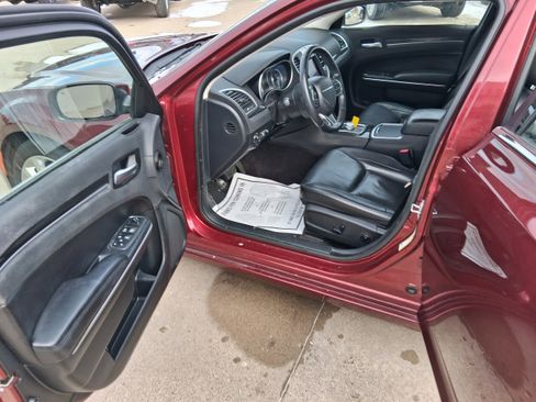 Used 2018 Chrysler 300 Touring L image 16