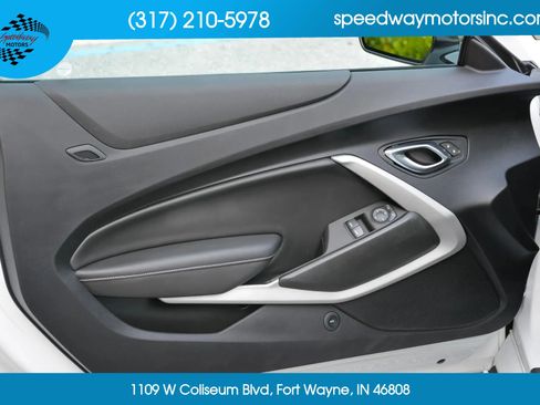 Used 2021 Chevrolet Camaro SS image 16