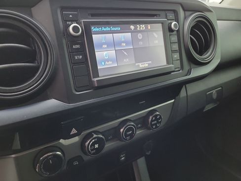 Used 2017 Toyota Tacoma SR image 27